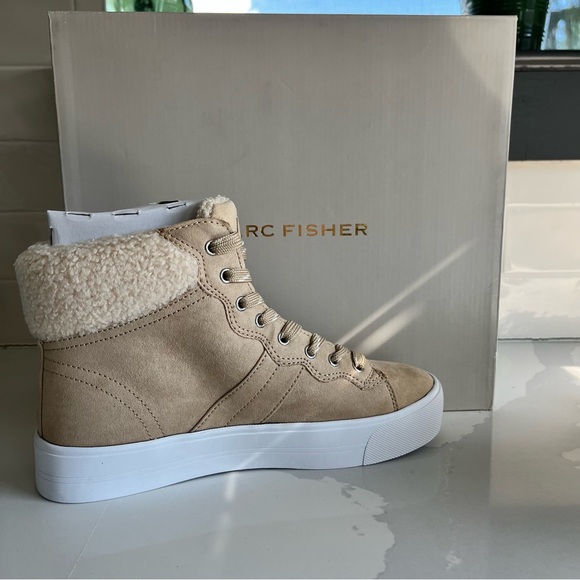 Marc Fisher Dapyr Women’s 8.5 Natural Tan Faux Suede Shearling Hi Top Sneaker - Picture 6 of 13